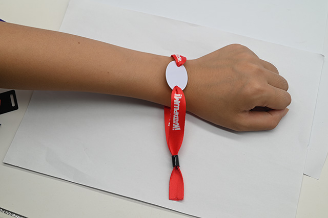 和信达PVC磁条腕带制腕带厂家，为您介绍磁条腕带为何物？